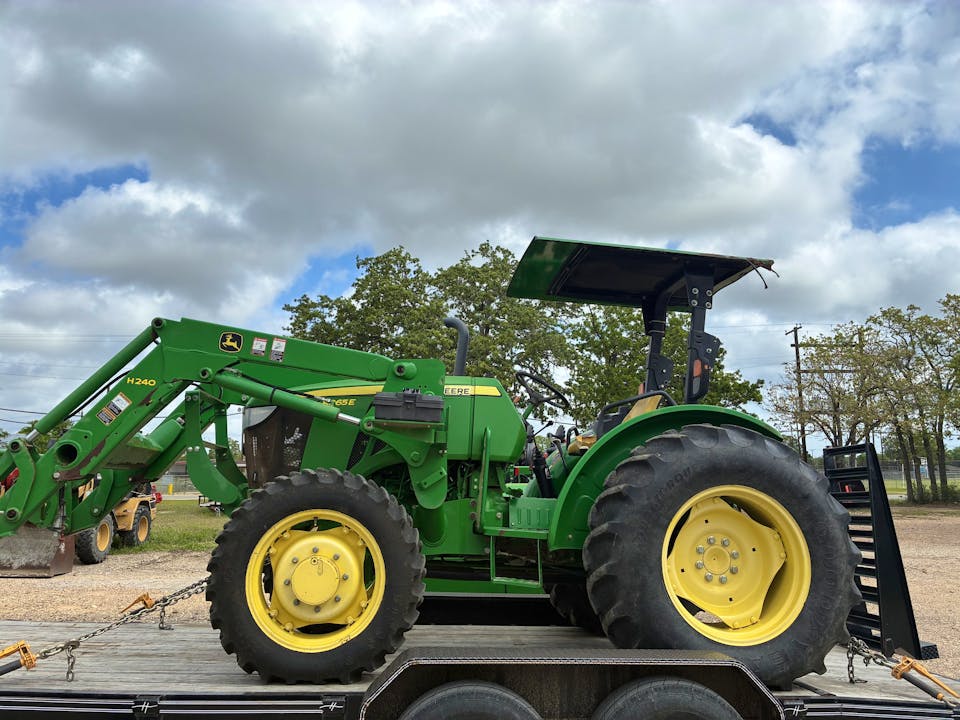 John Deere 5065E