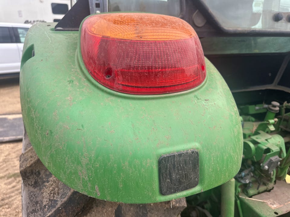 John Deere 5065E