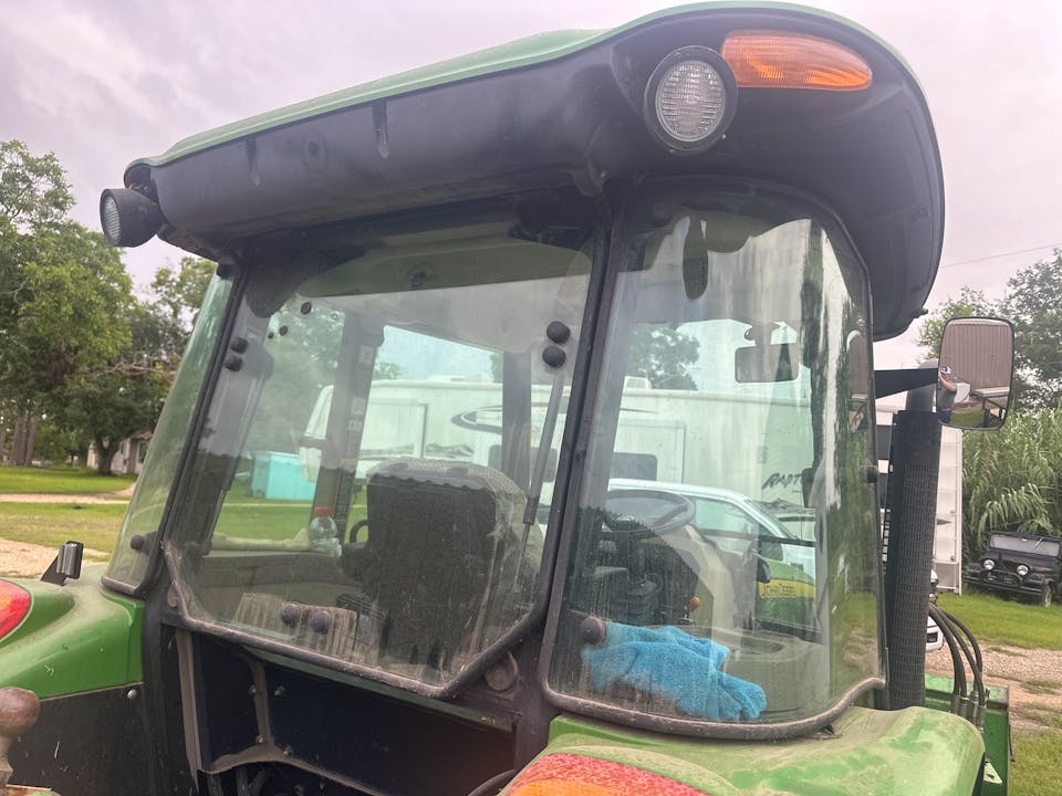 John Deere 5065E