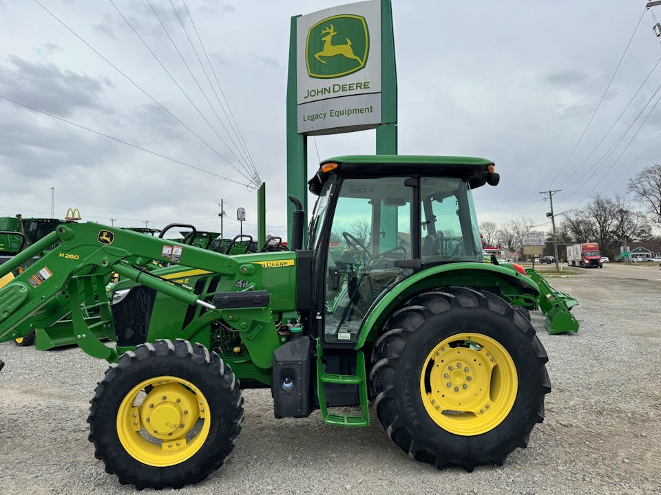 John Deere 5085E