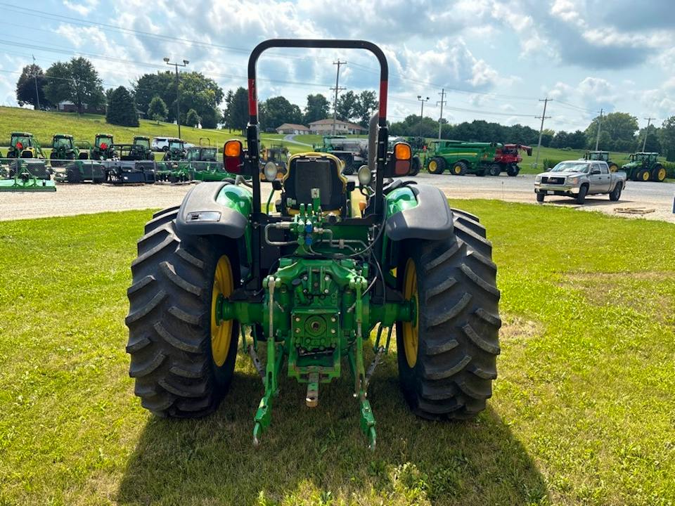 John Deere 5100M