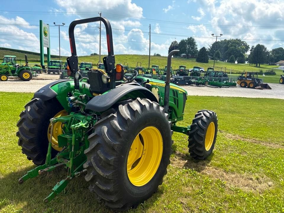 John Deere 5100M