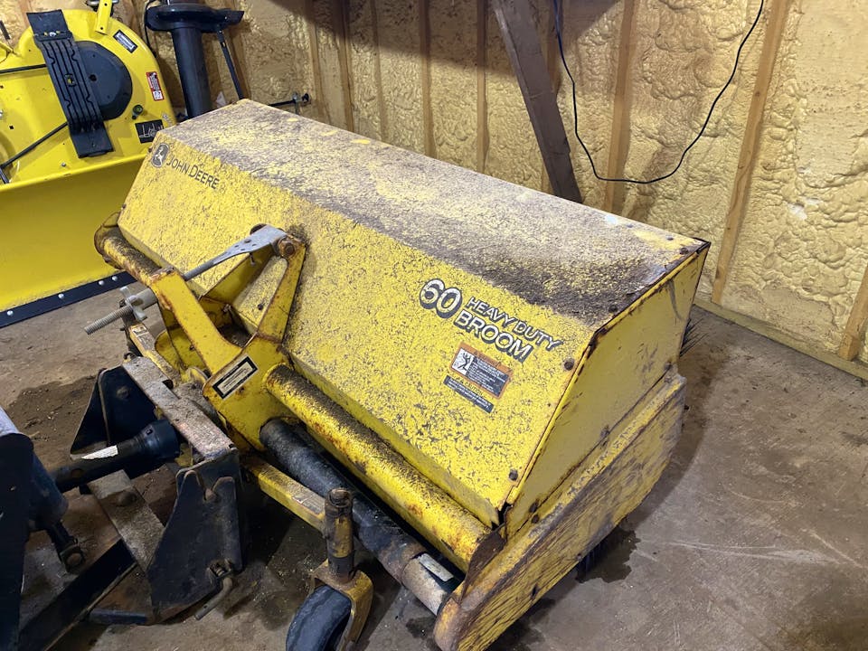 John Deere 60 Heavy Broom