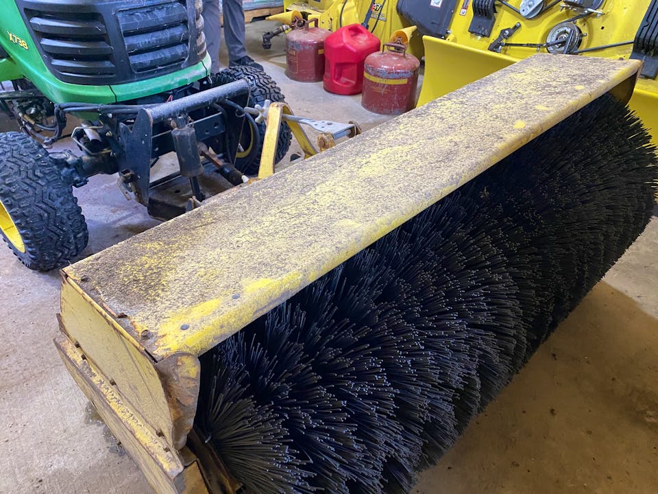 John Deere 60 Heavy Broom