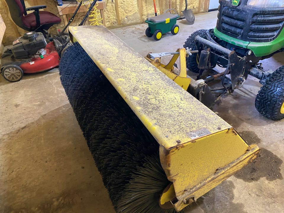 John Deere 60 Heavy Broom