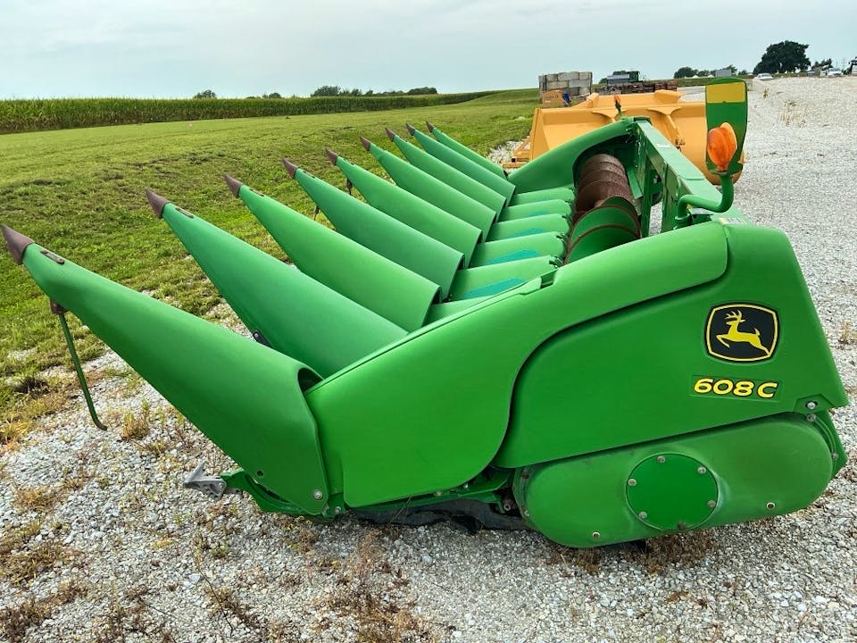 John Deere 608C