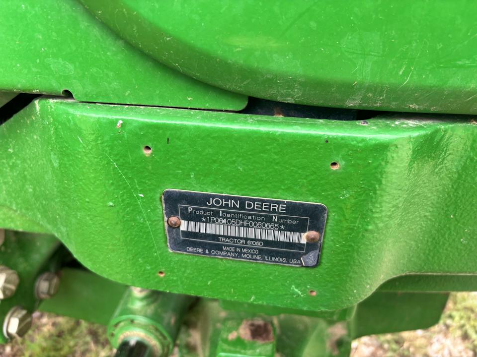 John Deere 6105D