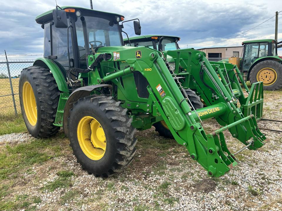 John Deere 6105D