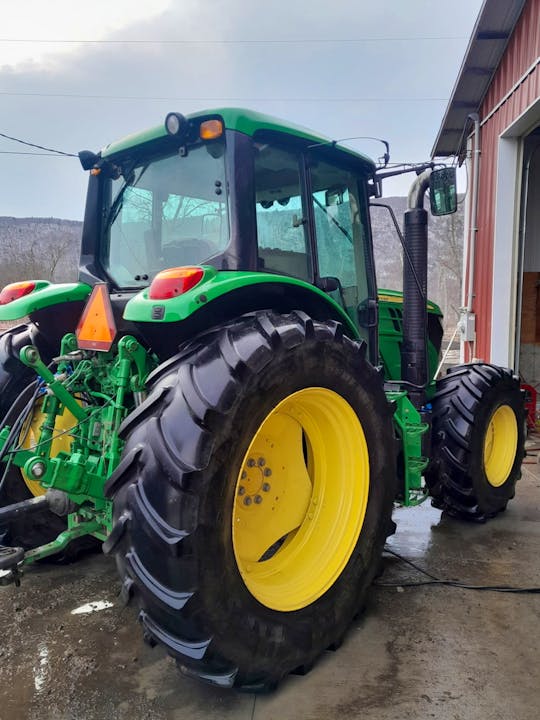 John Deere 6125M
