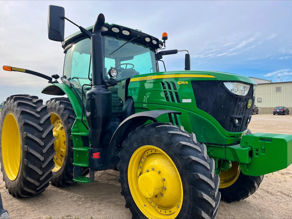 John Deere 6215R