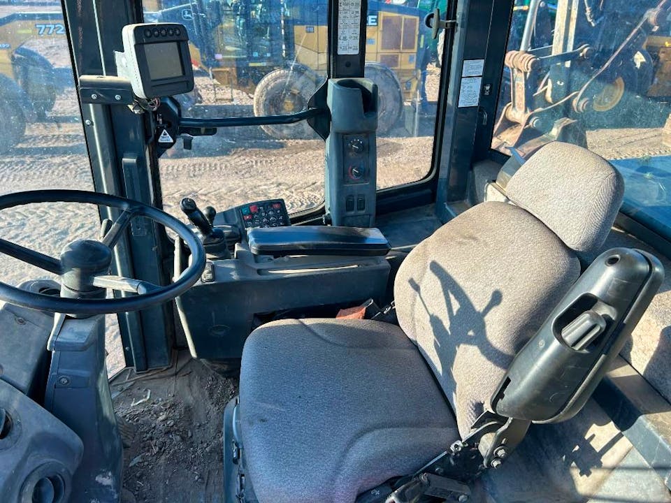 John Deere 624K
