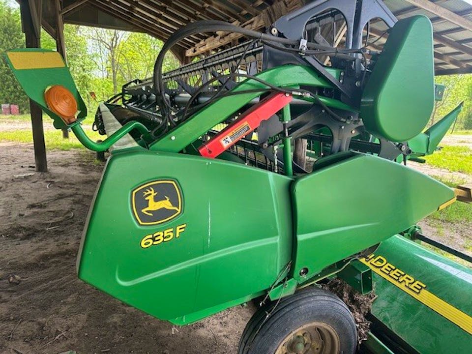 John Deere 635F
