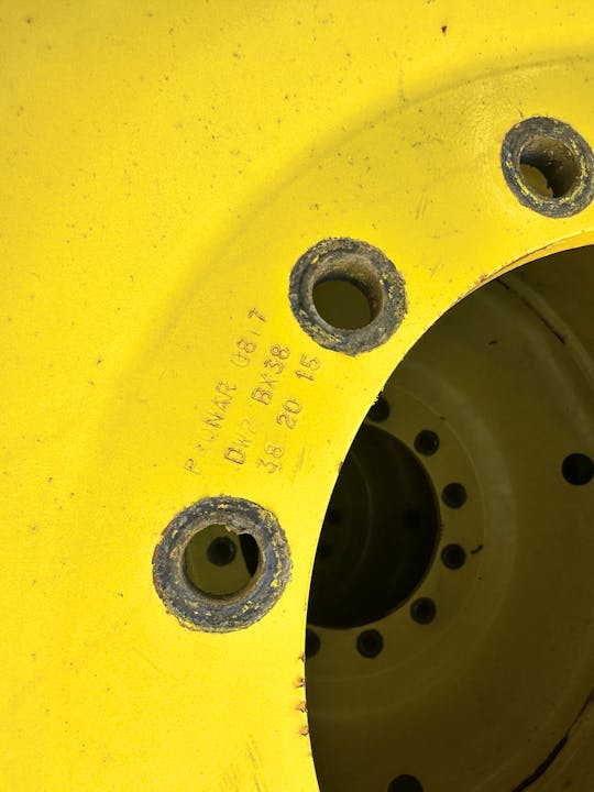 John Deere 650/65R38sprayer