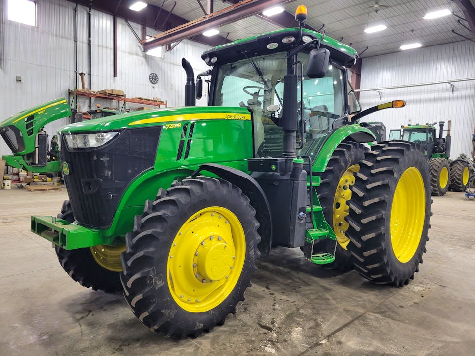 John Deere 7210R
