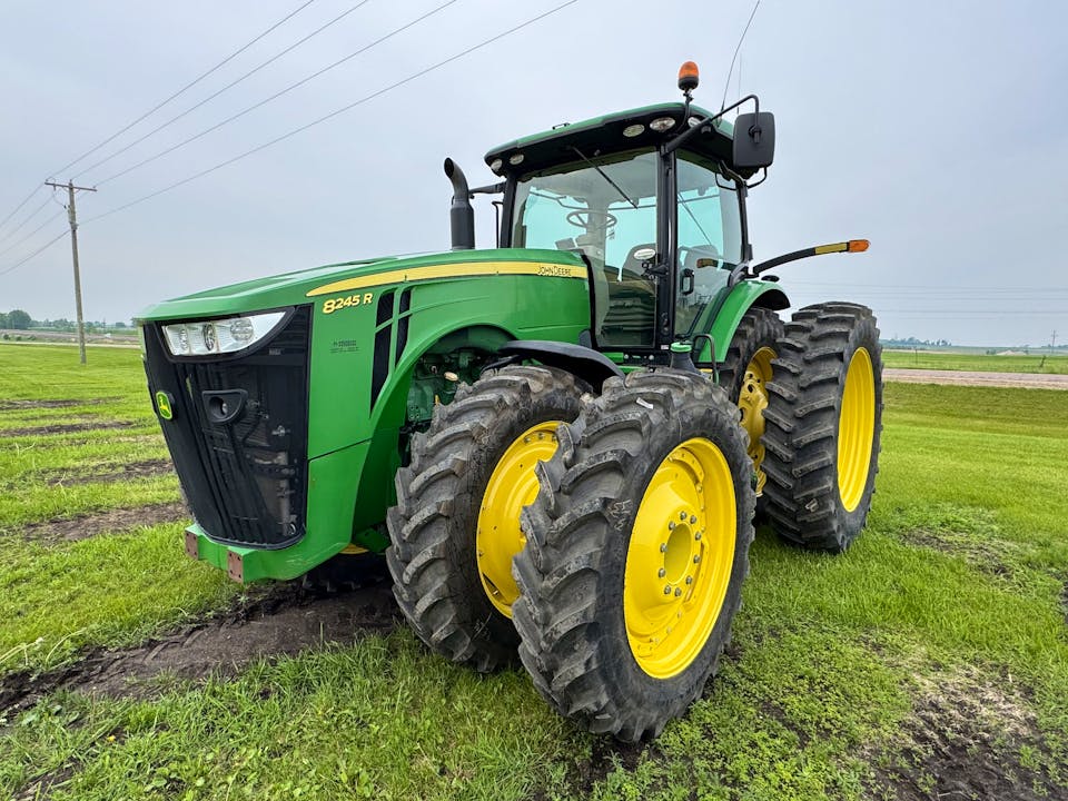 John Deere 8245R