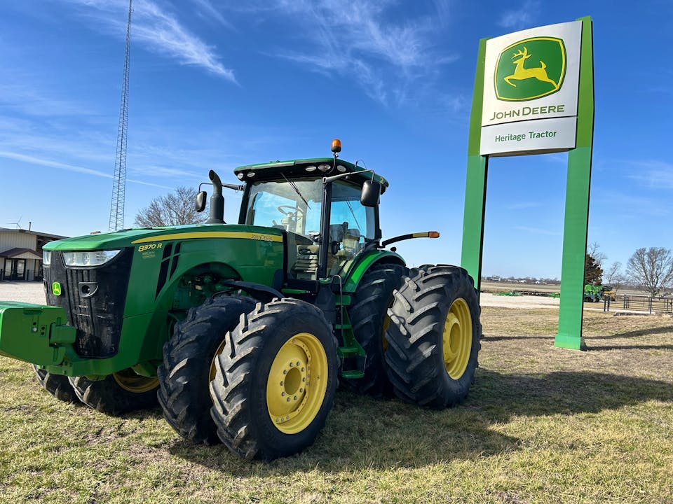 John Deere 8370R