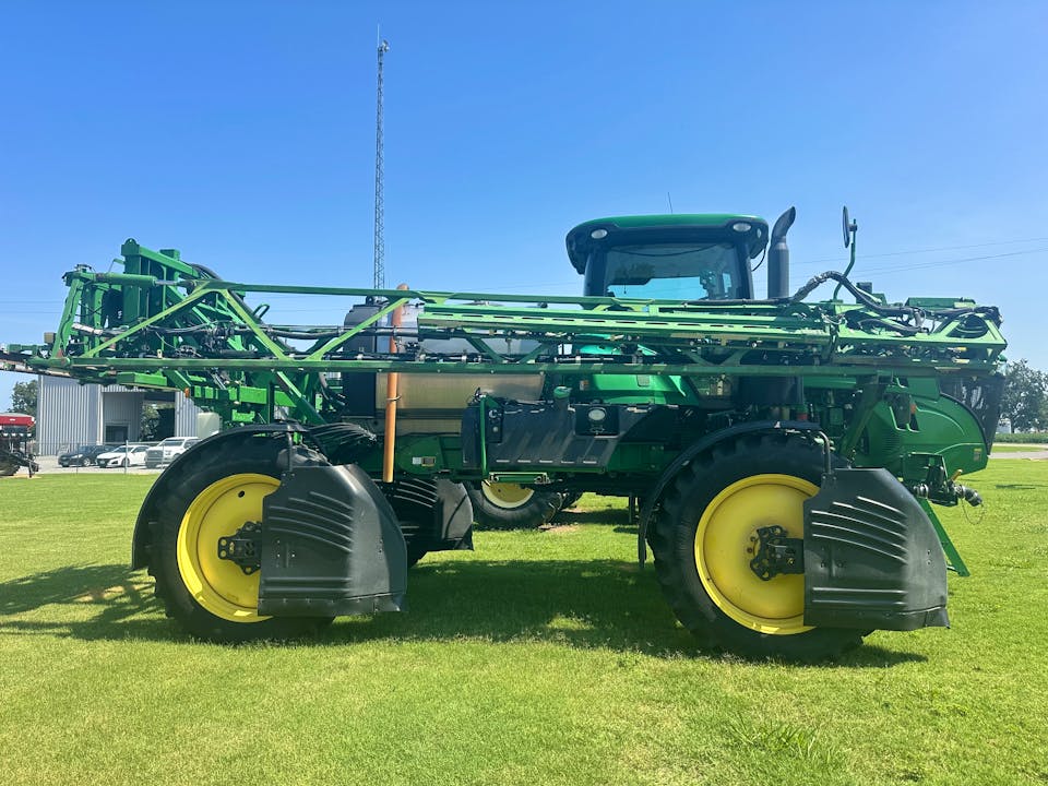 John Deere R4030
