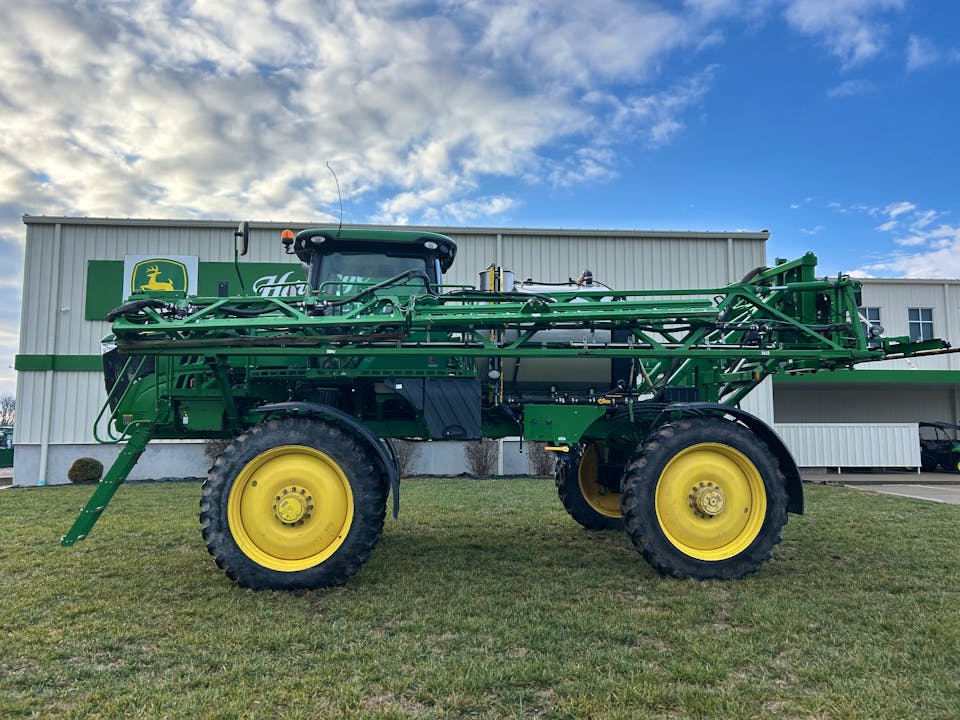 John Deere R4038