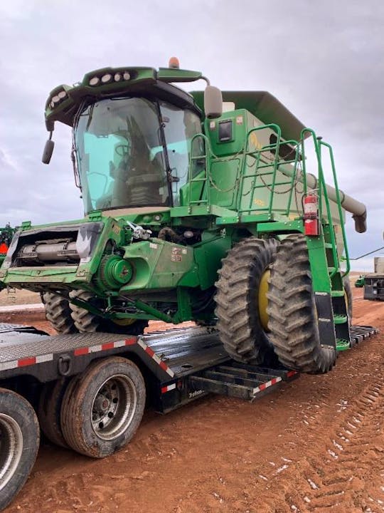 John Deere S670