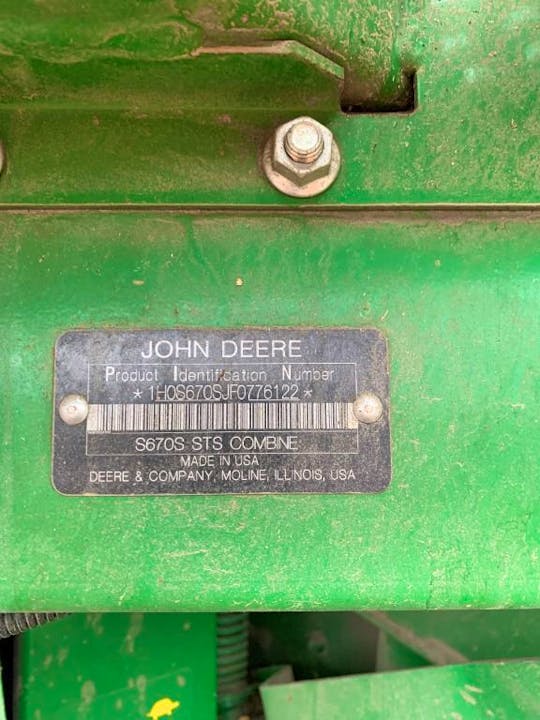 John Deere S670