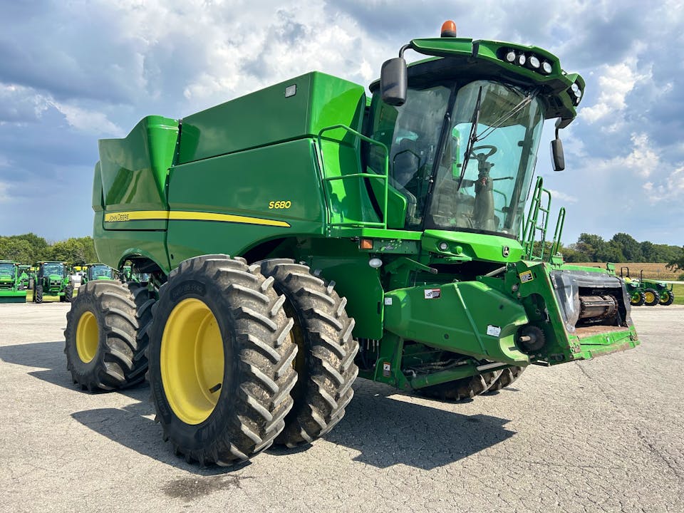 John Deere S680