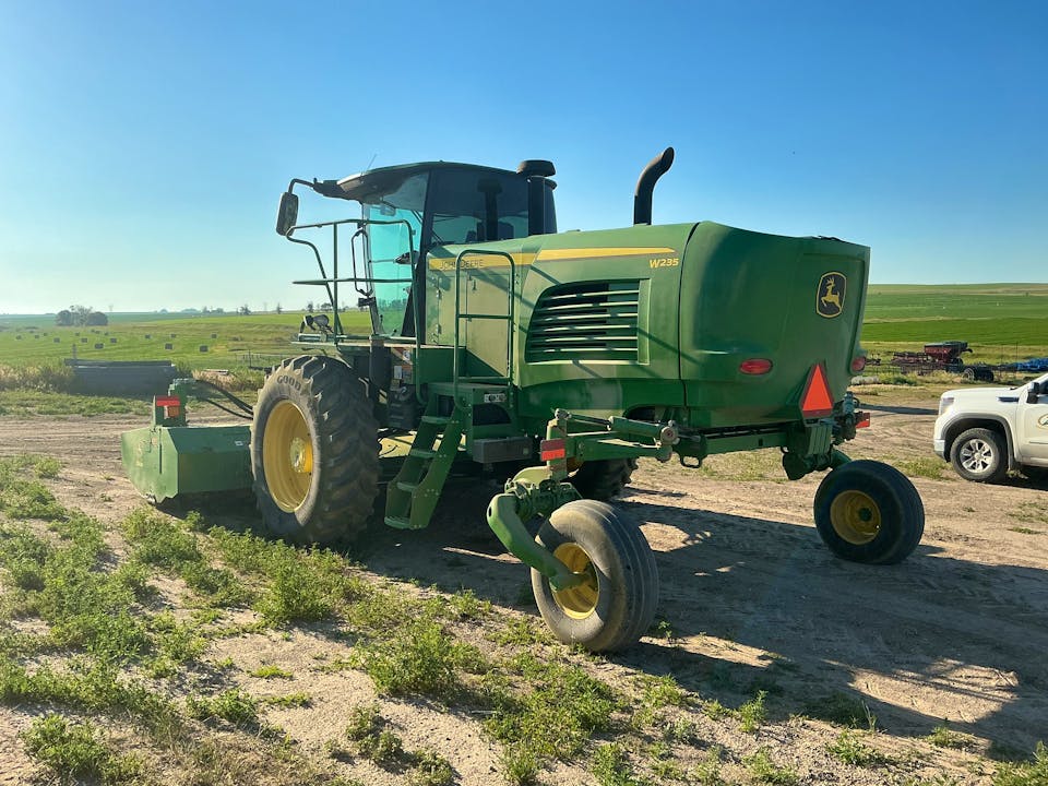 John Deere W235 Rotary