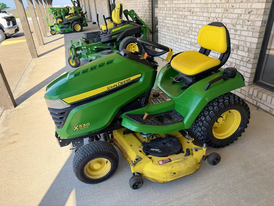 John Deere X530