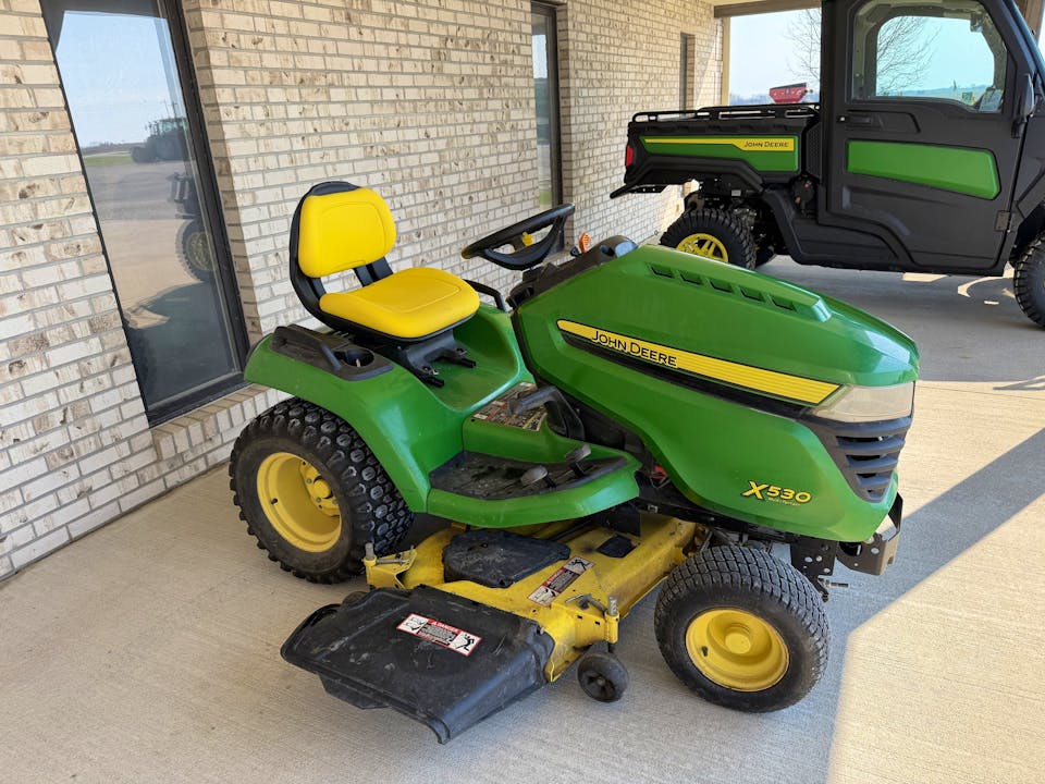 John Deere X530
