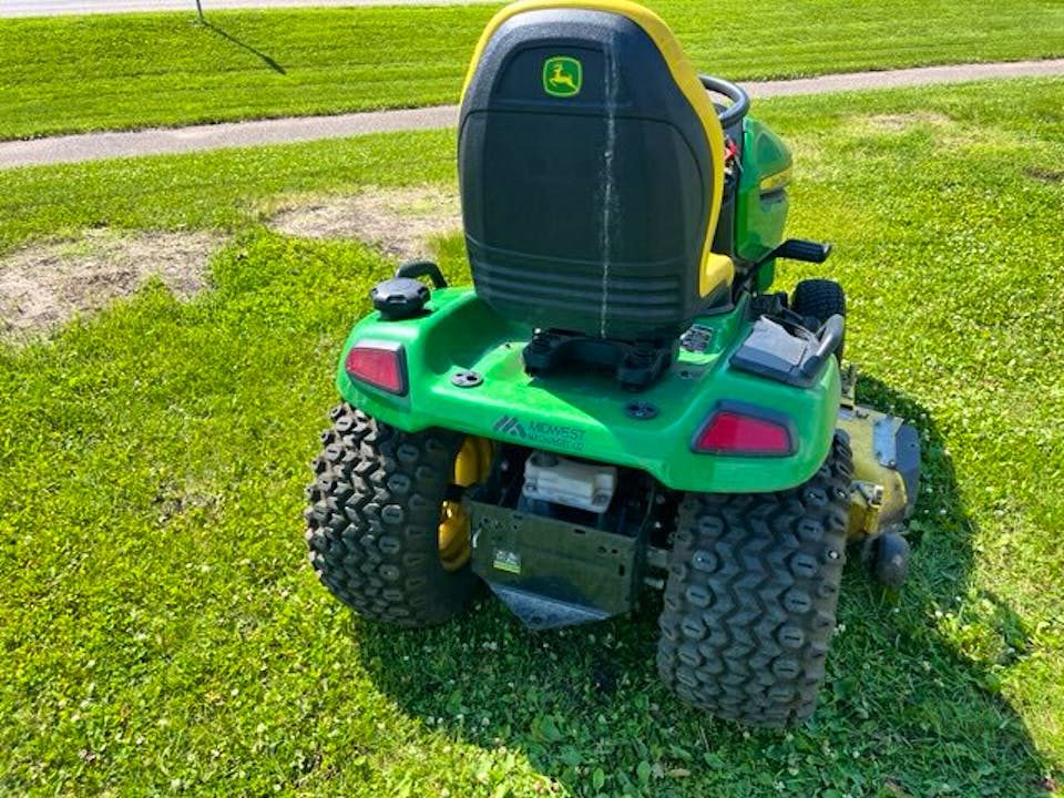 John Deere X590
