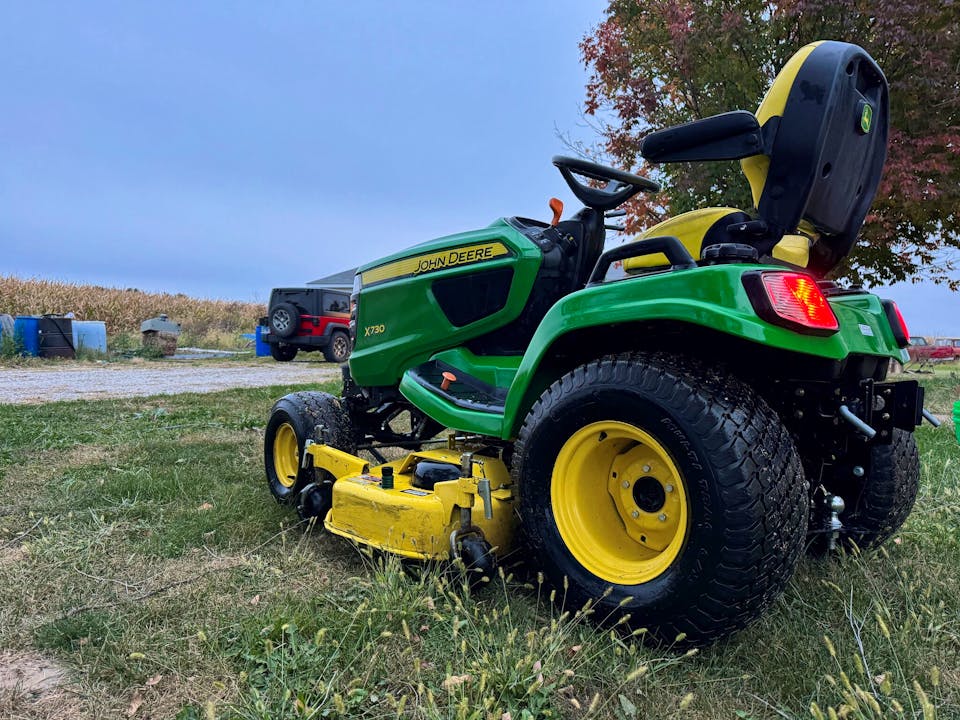 John Deere X730