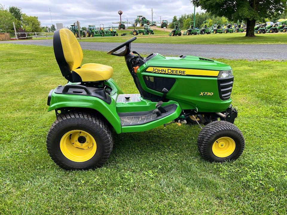 John Deere X730