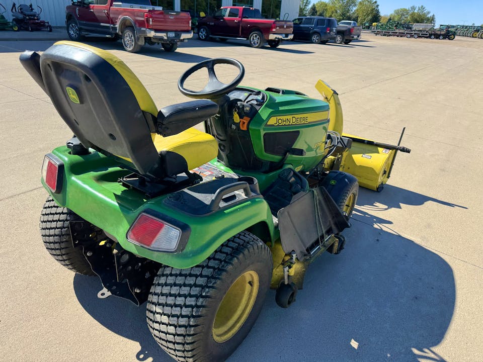 John Deere X730