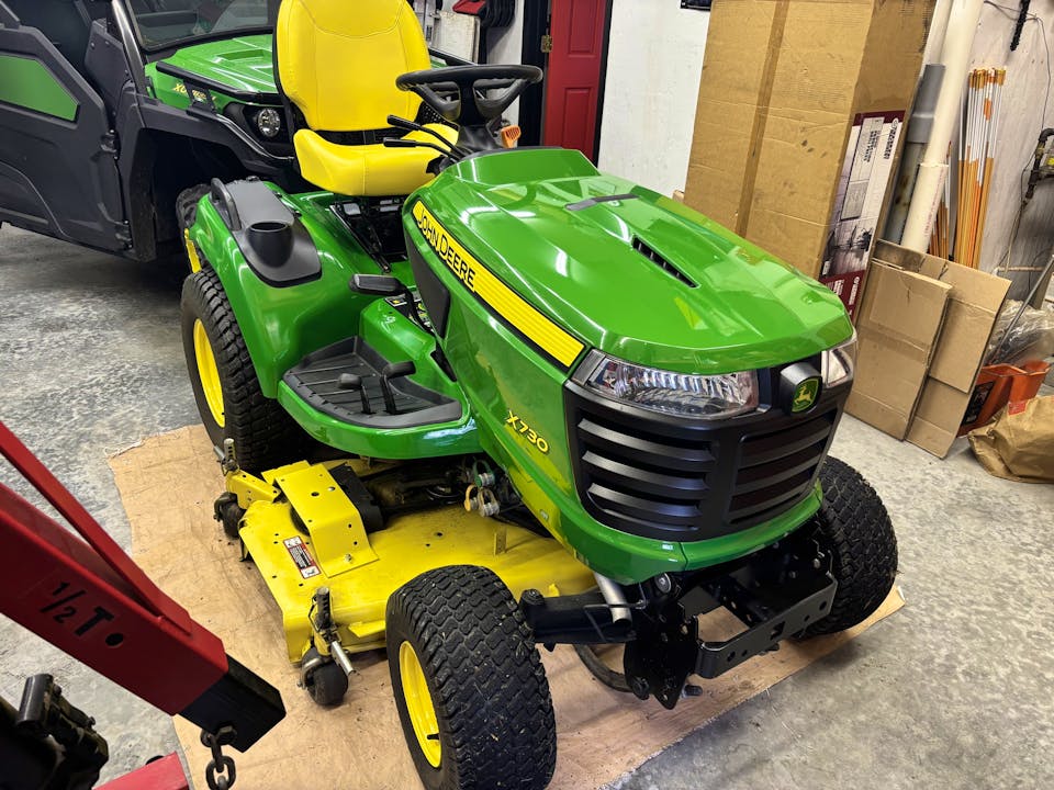 John Deere X730