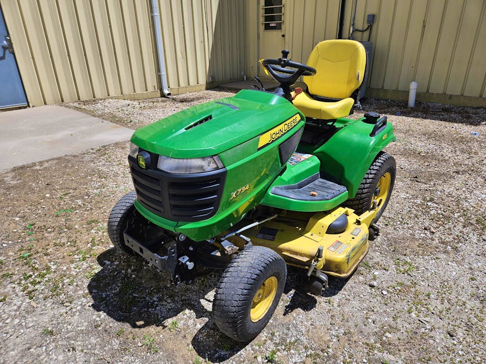 John Deere X734
