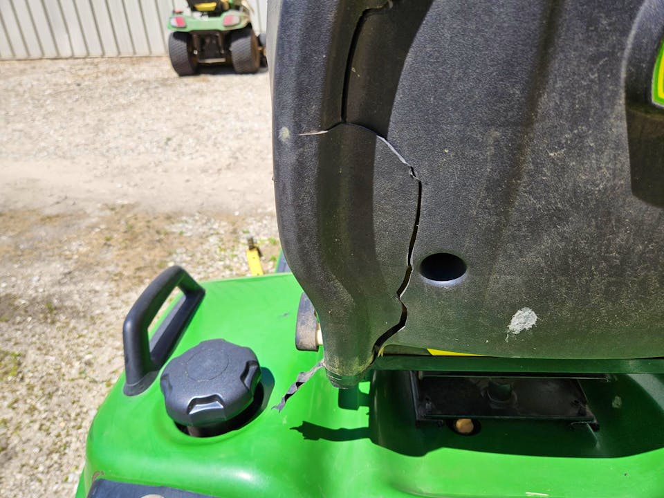 John Deere X734
