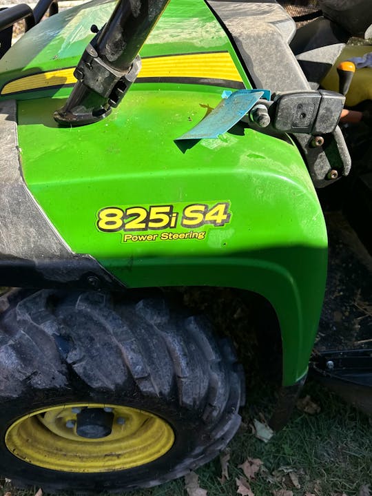 John Deere XUV825I S4