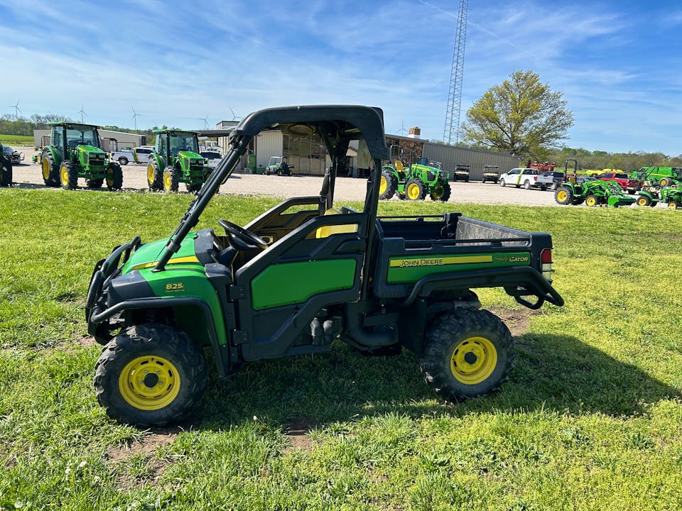 John Deere XUV825i
