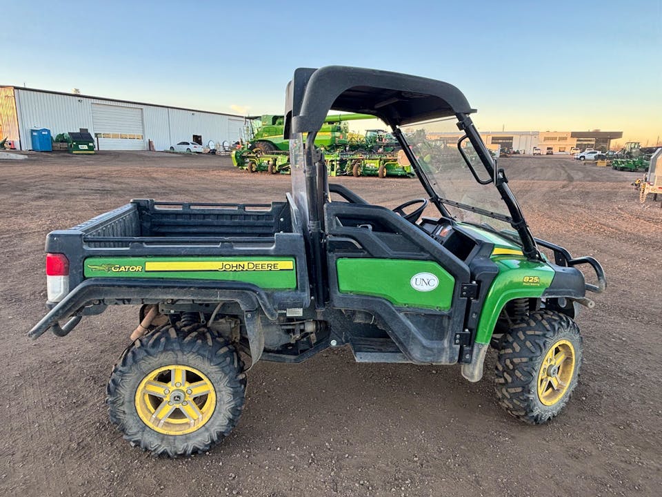 John Deere XUV825i Power Steering