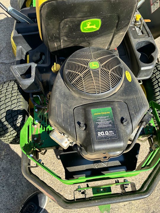 John Deere Z235