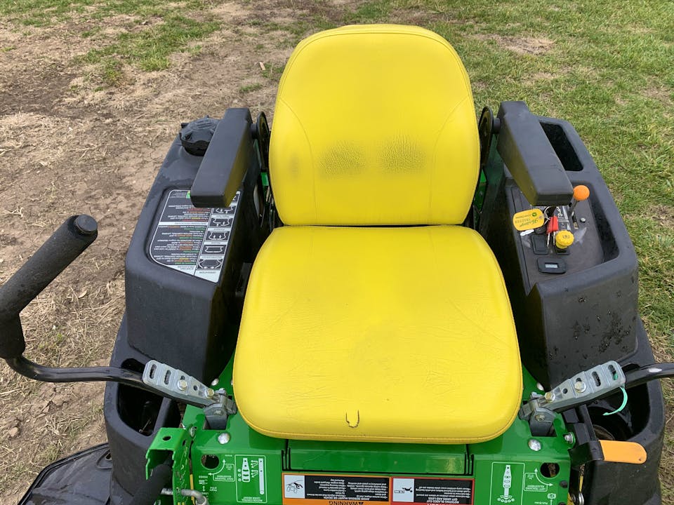 John Deere Z435
