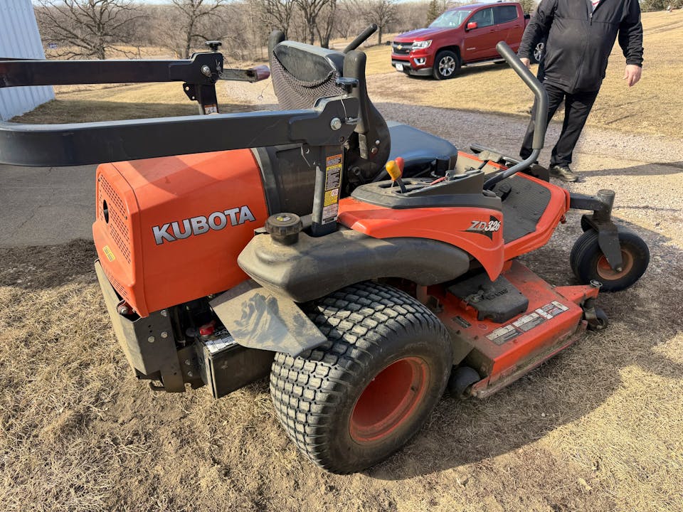 Kubota ZD326