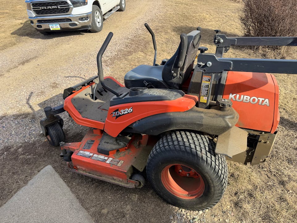 Kubota ZD326