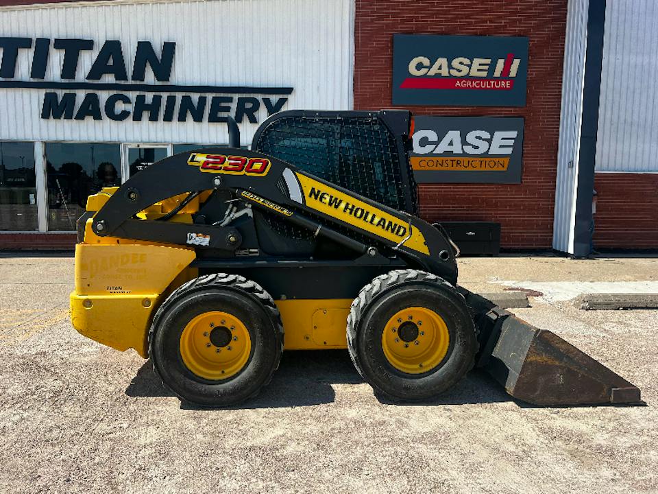New Holland L230