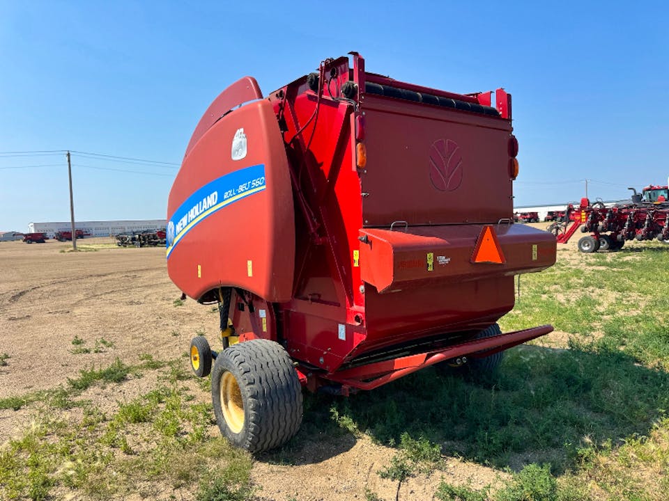 New Holland RB560