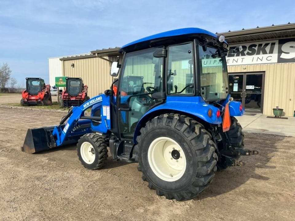 New Holland BOOMER37
