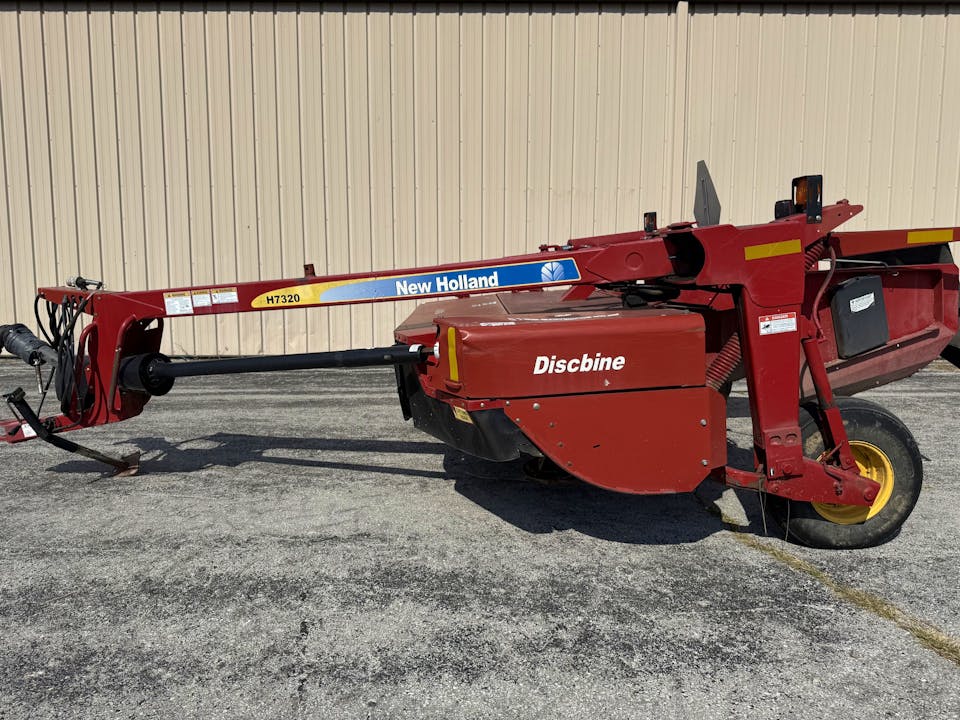 New Holland H7320