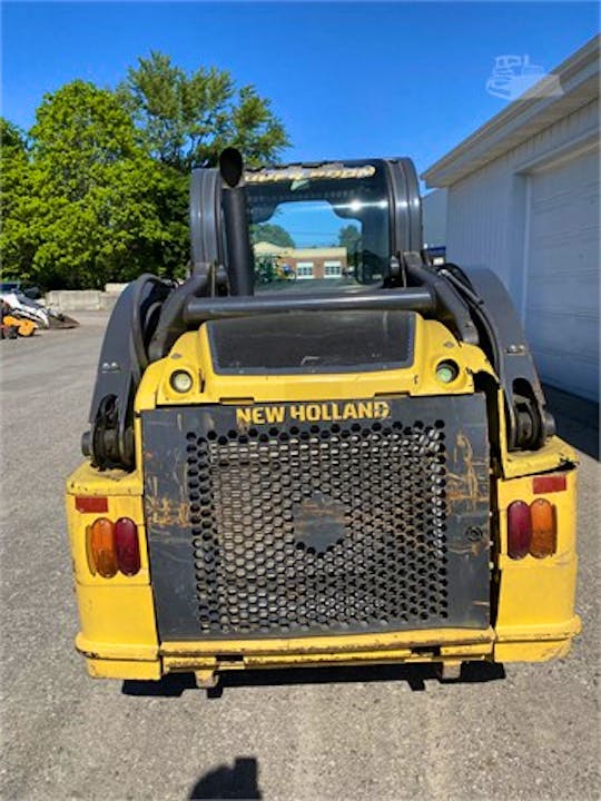 New Holland L218