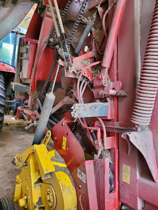 New Holland Rollbelt 450