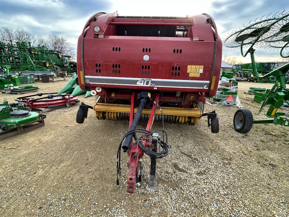 New Holland Rollbelt 560