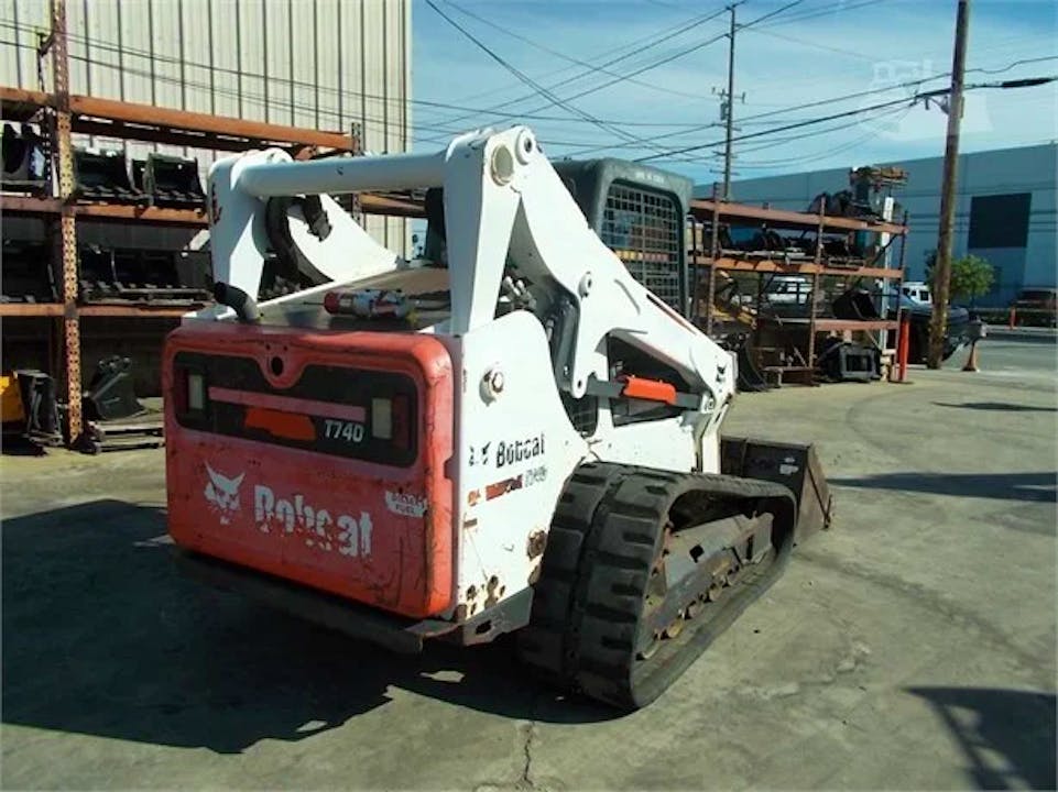 Bobcat T740